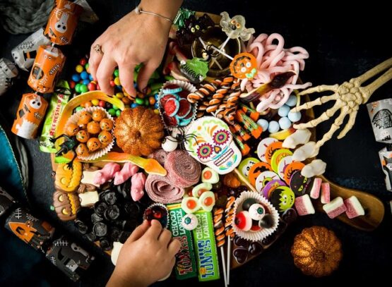 How-to-Make-a-Jaw-Dropping-Halloween-Candy-Board-2021-Ideas-and-Tips