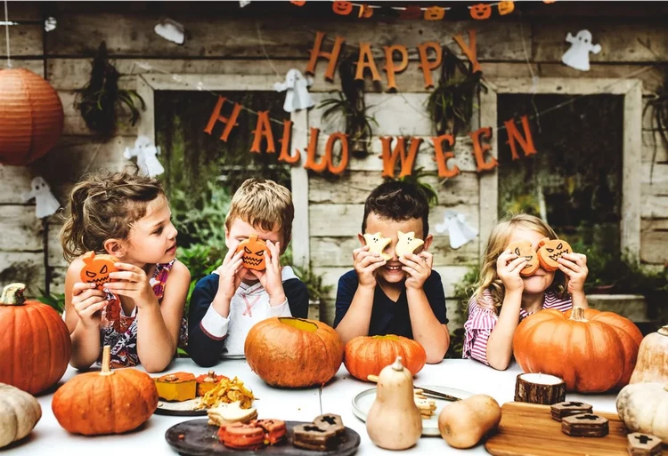How to Organize a Super Cool Halloween Party for Kids