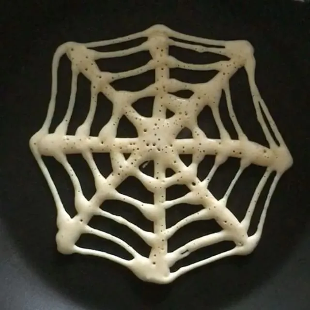 How to make Spider Web Pancakes