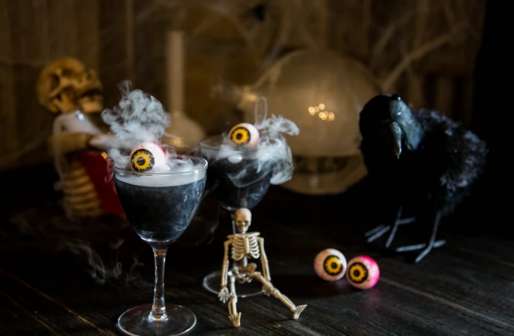 Make Spooky Halloween Cocktails