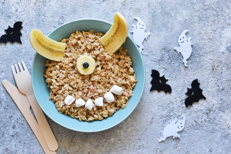 Monster Oatmeal Halloween breakfast ideas