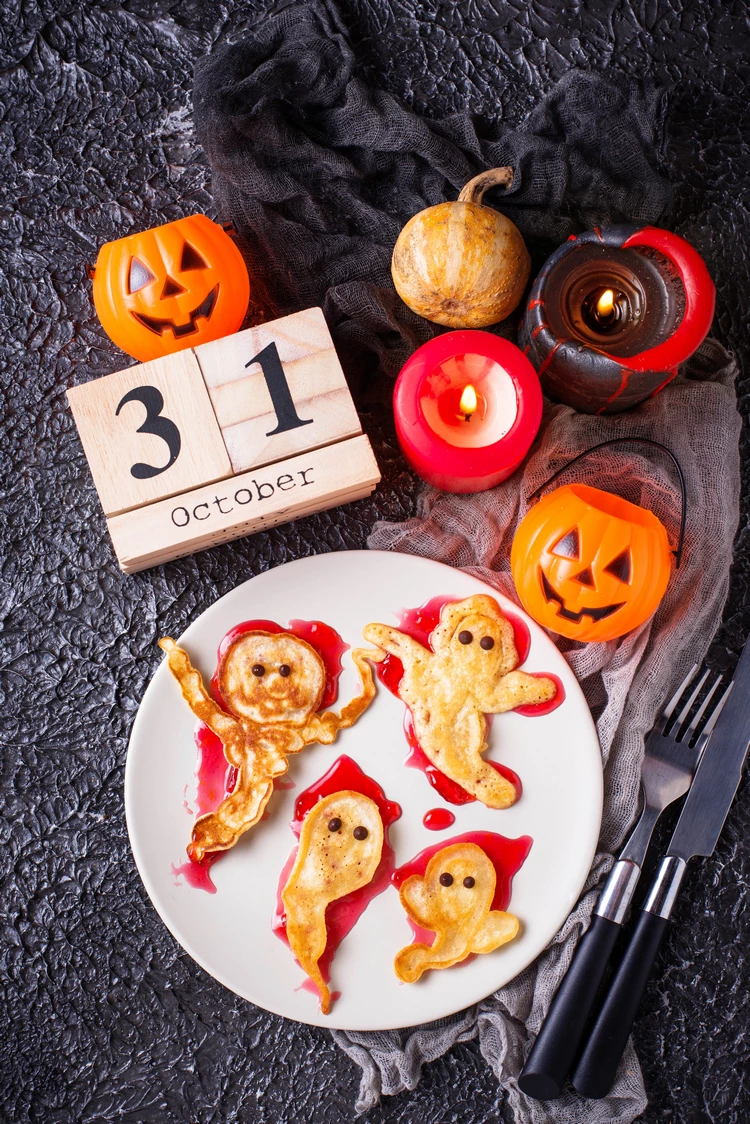 halloween creative treat ghost pancakes breakfast for kids