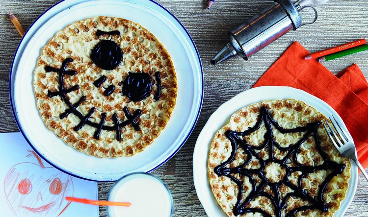 recipes and ideas for halloween pancakes