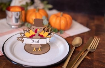 5-Creative-DIY-Place-Cards-Ideas-2021-Thanksgiving-Table-Decorations