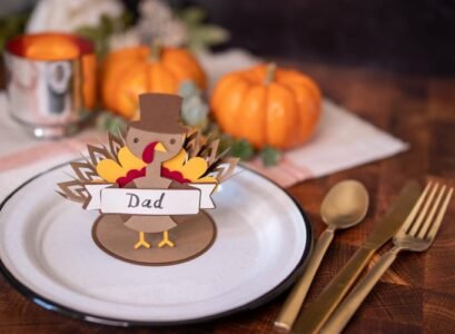 5-Creative-DIY-Place-Cards-Ideas-2021-Thanksgiving-Table-Decorations