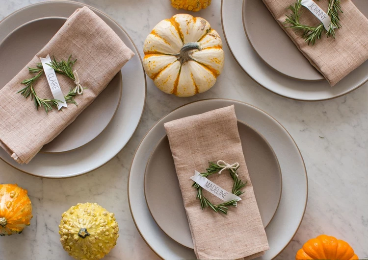 Easy Thanksgiving Crafts DIY Rosemary Wreath Place Cards