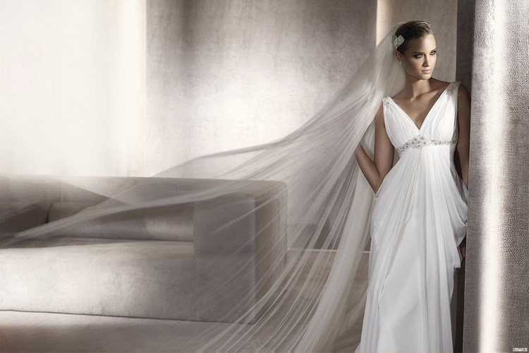 Feminine Grecian Style Wedding Dress Ideas