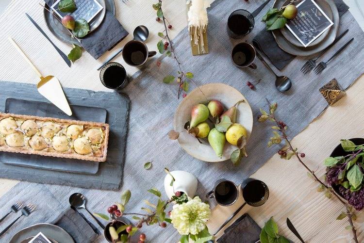 How to Create a Modern Thanksgiving Tablescape 2021 ideas