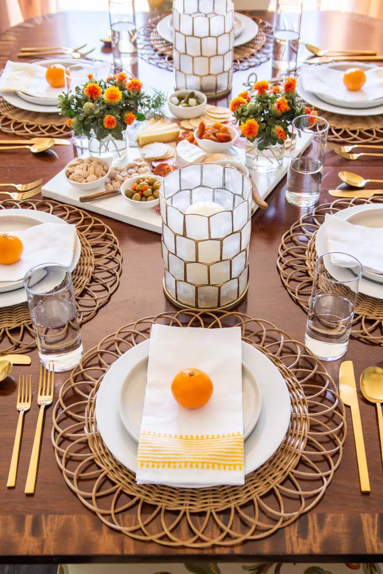 How to Decorate a Thanksgiving Table in 15 Minutes