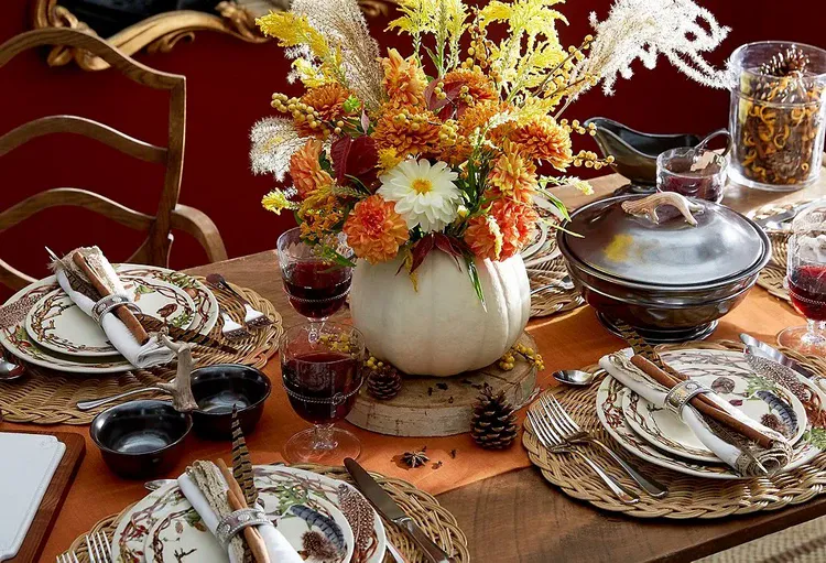 Thanksgiving Table Decor with Floral Centerpiece