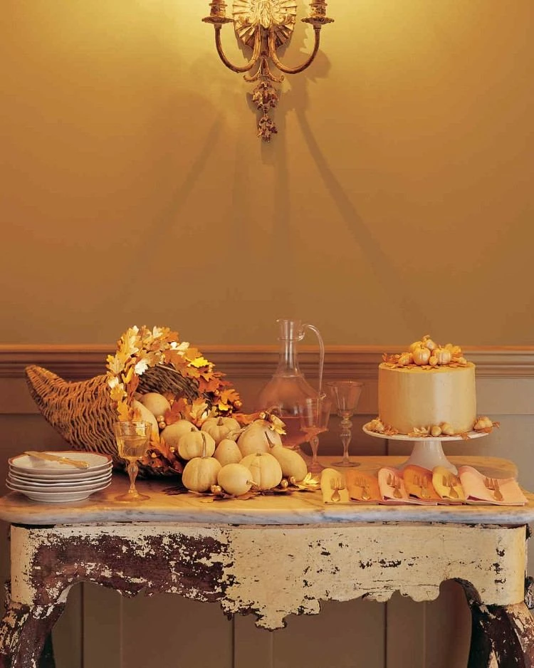 beautiful Thanksgiving home decor ideas cornucopia