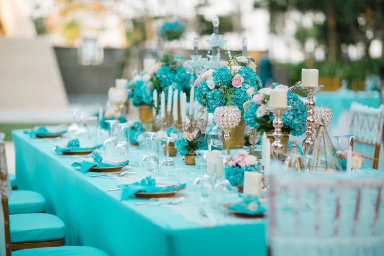 glamorous tiffany blue wedding table decoration