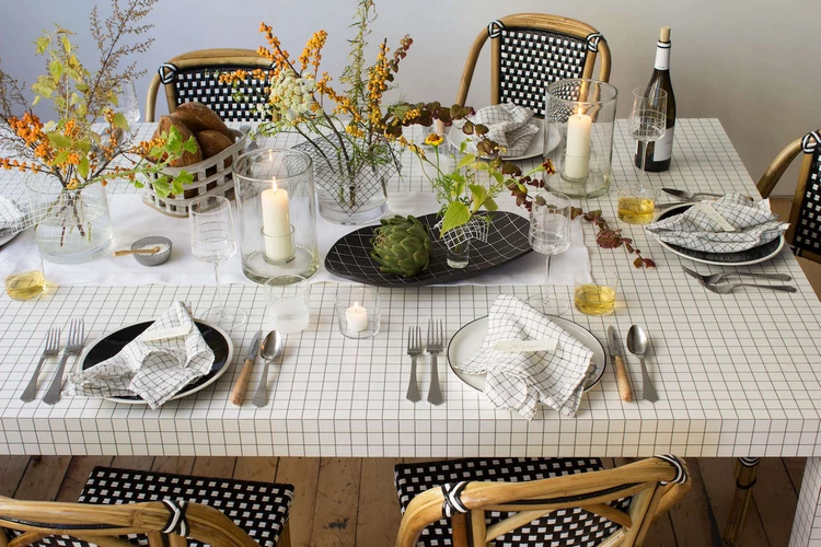modern thanksgiving table setting