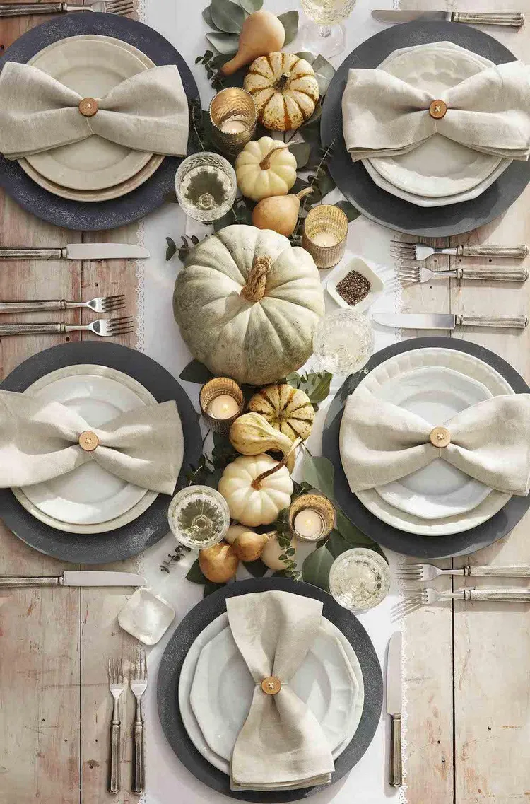 nature inspired Thanksgiving tablescape 2021 ideas