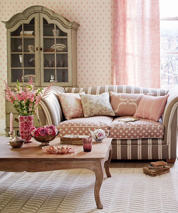 shabby chic interior in pastel colors