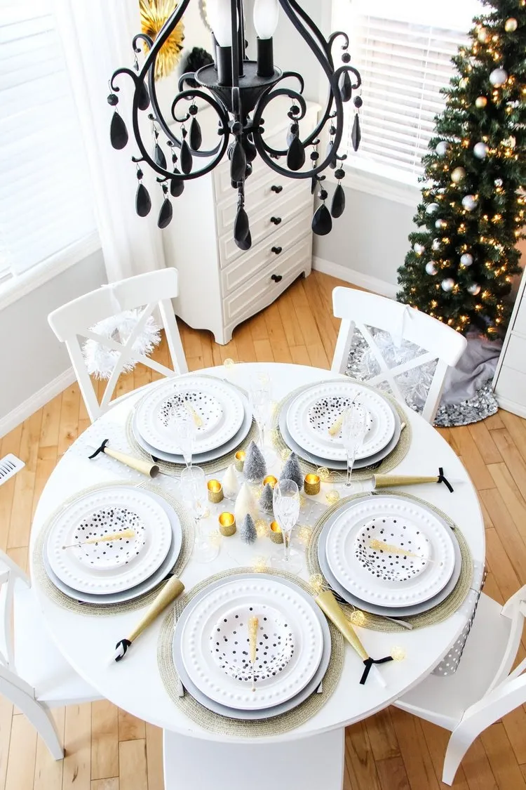 Easy New Years Eve Table setting ideas