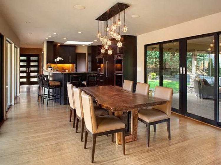 Leather Dining Chairs Offer a Great Number of Advantages