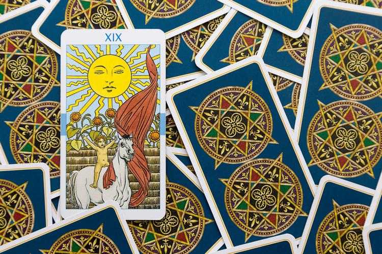 Tarot Cards Reading Quick Answers for Your Daily Decisions
