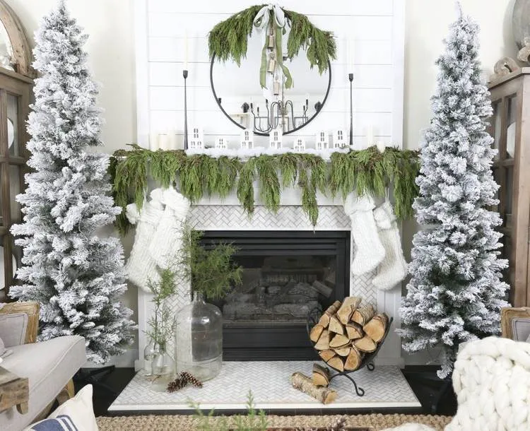 fireplace and mirror Christmas decorating ideas