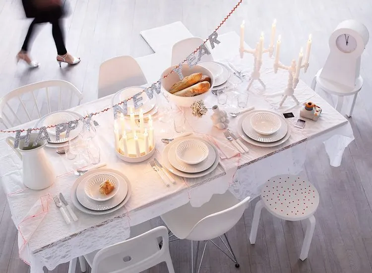new year table setting in white