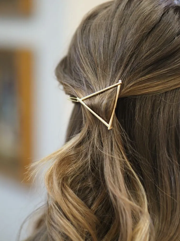 Hairstyle fashion bobby pins