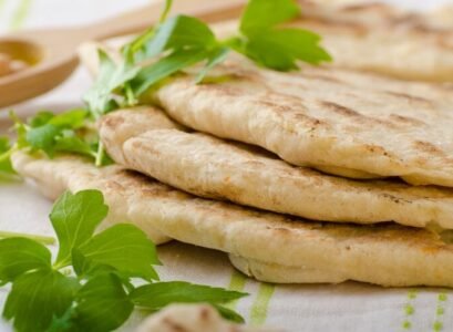 How-to-Make-Pita-Bread-Easy-Recipe-to-Prepare-This-Bread-at-Home