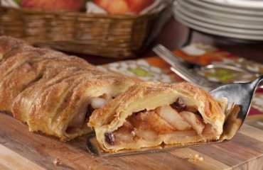 Quick-and-Easy-Apple-Strudel-Recipes-with-Filo-and-Puff-Pastry