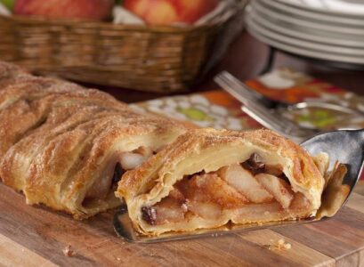 Quick-and-Easy-Apple-Strudel-Recipes-with-Filo-and-Puff-Pastry