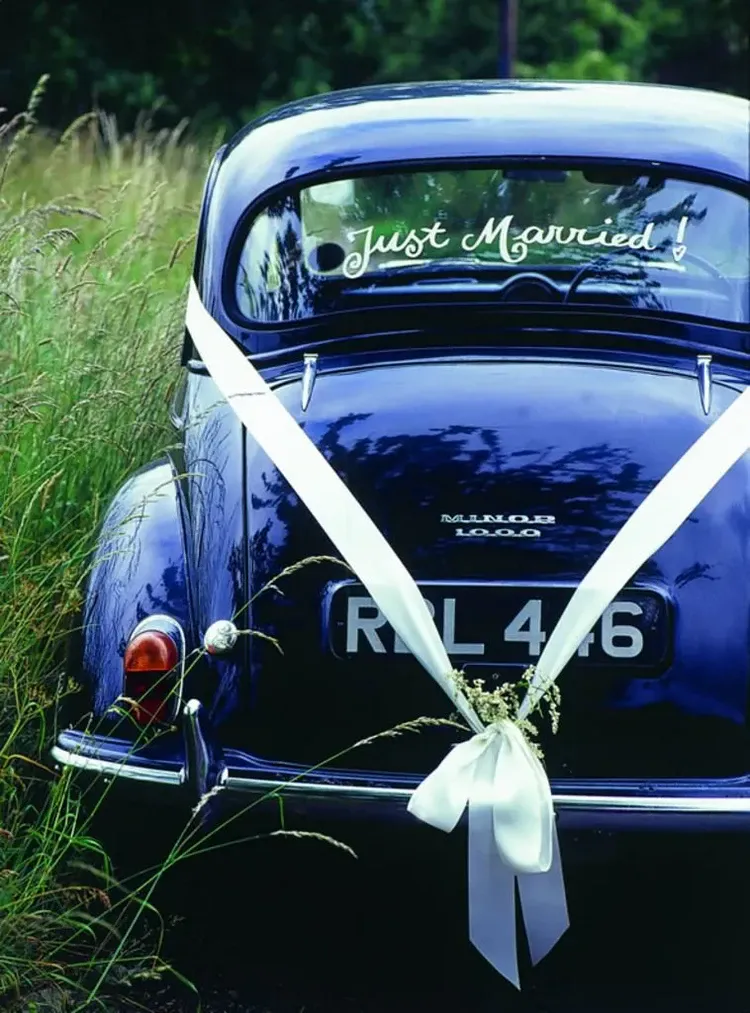 Wedding Car Decoration with Ribbons