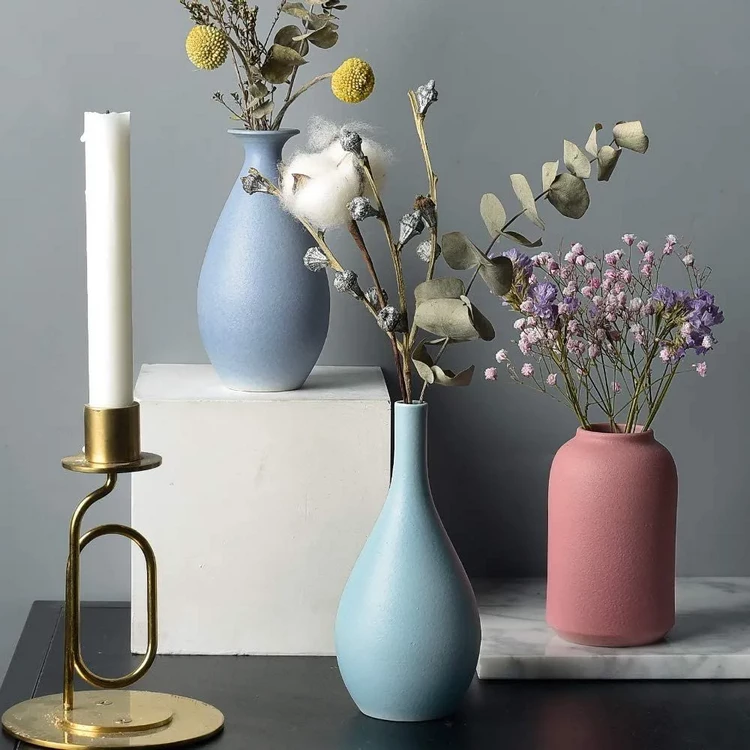 ceramic vases come in a wide variety of colors and shapes