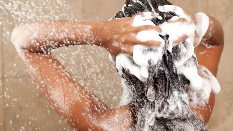 use moisturizing shampoo to get rid of static hair 