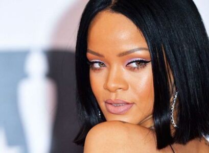 3-Hairstyles-for-Medium-Length-Hair-to-Look-Beautiful-in-All-Circumstances