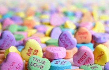Conversation-Hearts-Valentines-Day-Decor-4-Easy-Crafts-Ideas