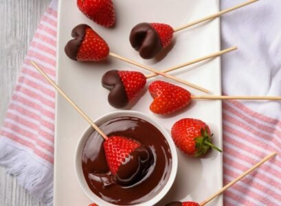 How-to-Make-Chocolate-Covered-Strawberry-Hearts-for-Valentines-Day