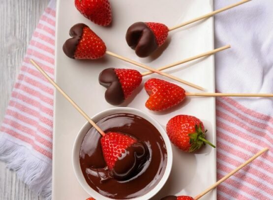 How-to-Make-Chocolate-Covered-Strawberry-Hearts-for-Valentines-Day