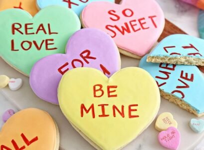 How-to-Make-Conversation-Heart-Cookies-Valentines-Day-Gift-Ideas