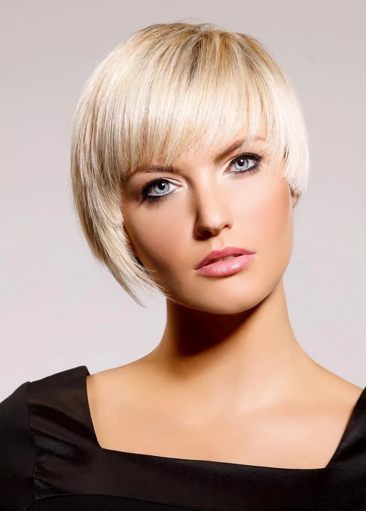 asymmetrical hairstyle short hair trend 2022