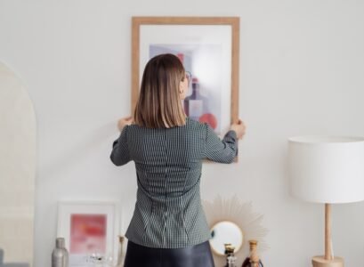 Decorating-Walls-with-Photos-Creative-Interior-Solutions-for-Modern-Homes