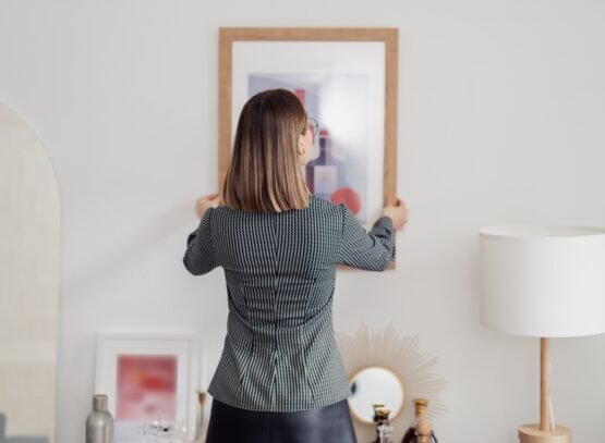 Decorating-Walls-with-Photos-Creative-Interior-Solutions-for-Modern-Homes