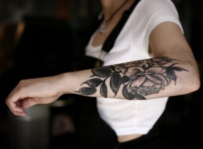 Womens-arm-tattoos-2022-trend-and-ideas-for-designs
