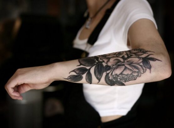Womens-arm-tattoos-2022-trend-and-ideas-for-designs