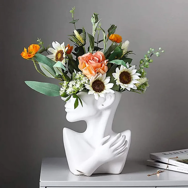 vase with flowers womens day gift ideas