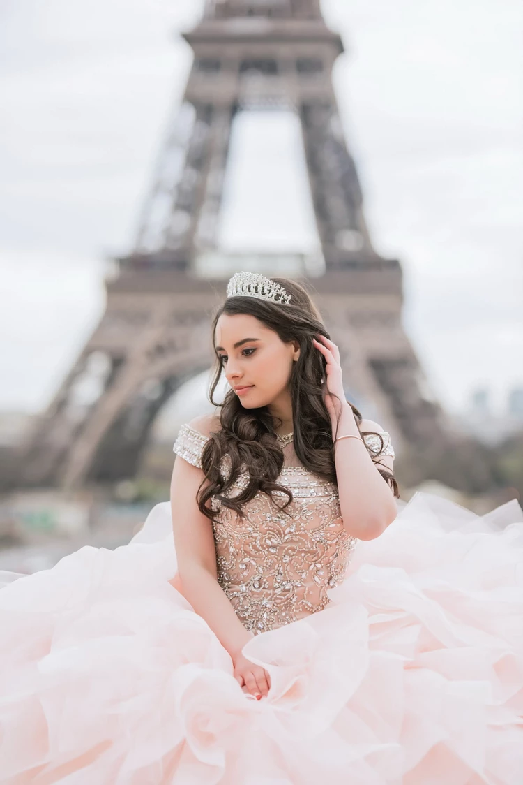 2022 quinceanera Long loose hair styling ideas