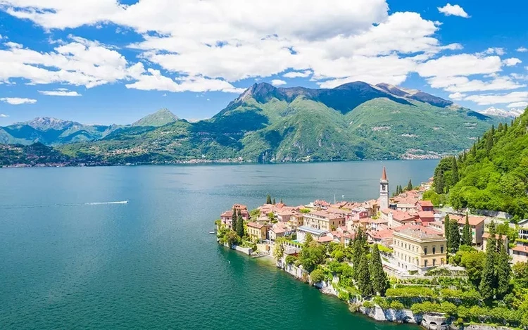 Lake travel trend 2022 Como Italy