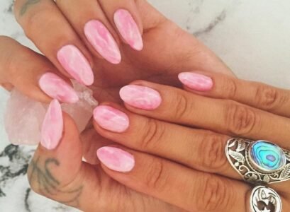 Rose-Quartz-Nail-Art-Ideas-The-Perfect-Feminine-Manicure-for-Spring-2022
