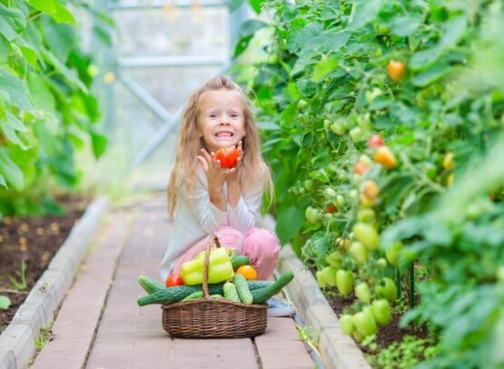 What-Greenhouse-Plants-to-Grow-and-Enjoy-Fresh-Fruits-and-Vegetables