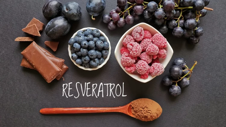 What are the foods with resveratrol