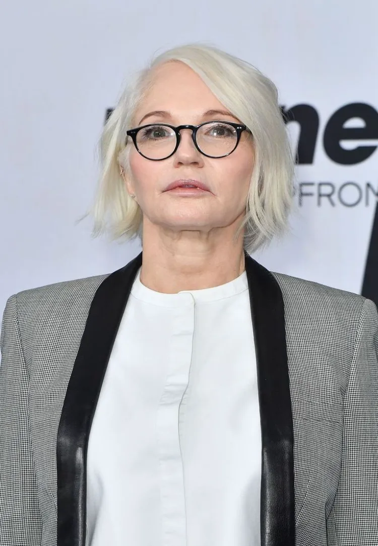 Bob hairstyles for women over 50 with glasses