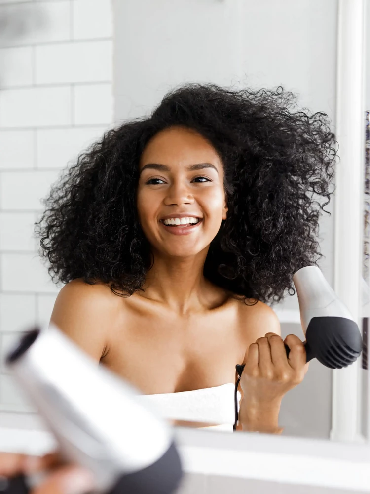 How to Wash and Dry Your Hair in the Summer