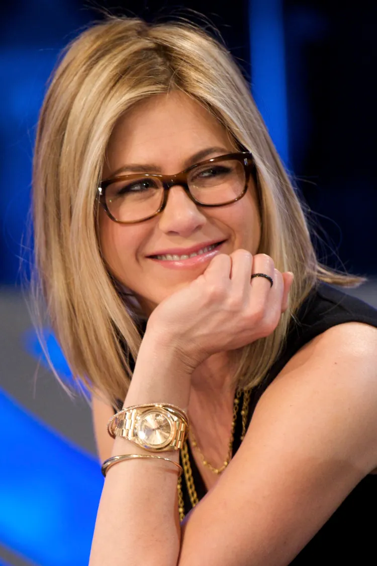Jennifer Aniston hairstyle with glasses layered cut